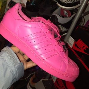 Pharell William superstar adidas